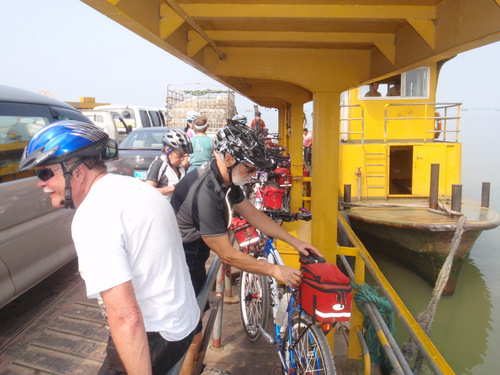 The Ferry/Barge is unpowered and uses a Tug Boat.